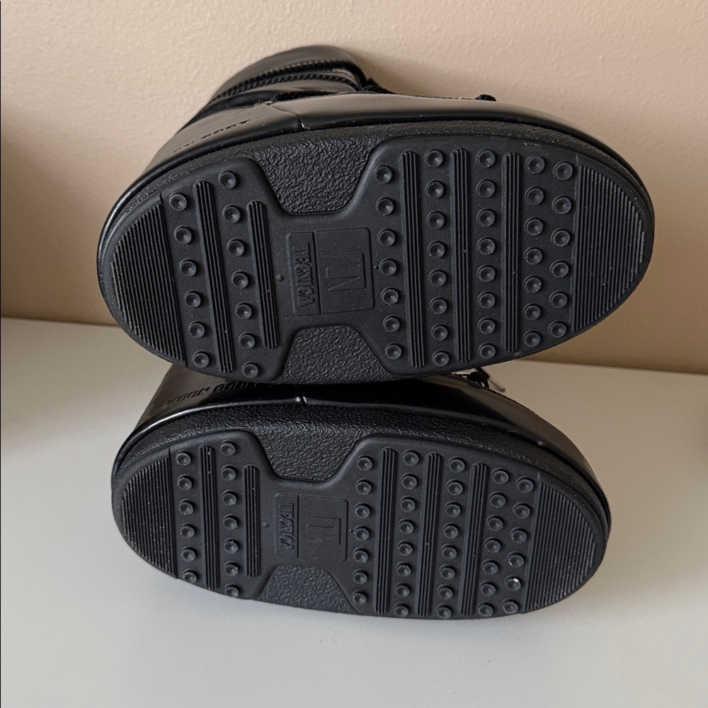 Moon Boot Black Satin Tall 5/6 (35/38) - Picture 6 of 6